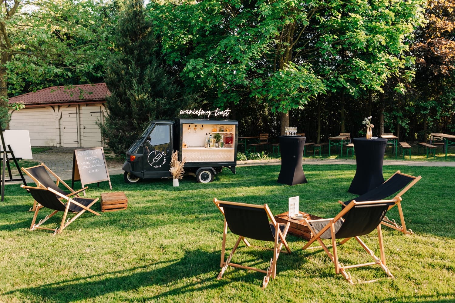 Wine Not Frizzante Van – mobilny bar przekształcony z włoskiego Piaggio Ape, idealny na wesela i eventy w Lublinie